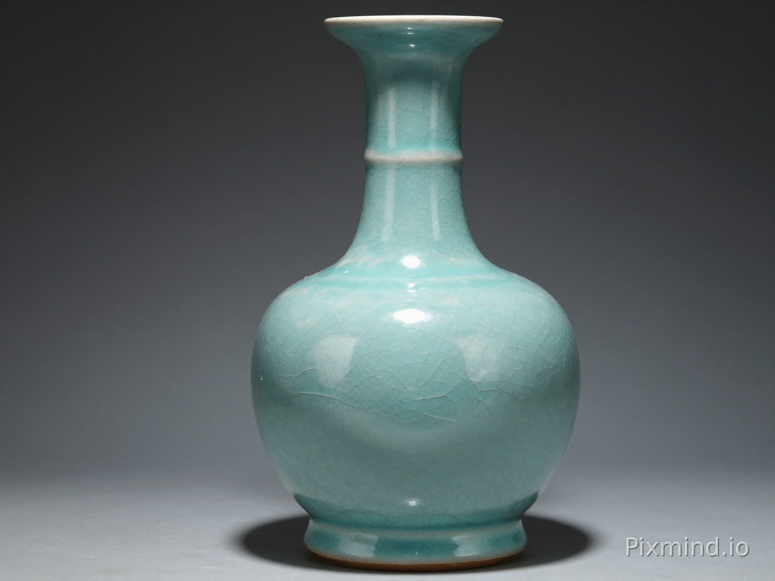 中国古代风格,青绿色,长颈圆腹形状,陶瓷材质,9成新。宽约20cm,高50cm,厚20cm。表面施有一层温润如玉的青色釉面,釉面带有细密的冰裂纹理。瓶口呈喇叭状,瓶腹圆润饱满。底部没有多余的花纹装饰,整体造型古朴典雅,是放置在室内用于装饰或插花的贵重瓷器,极具传统艺术美感。