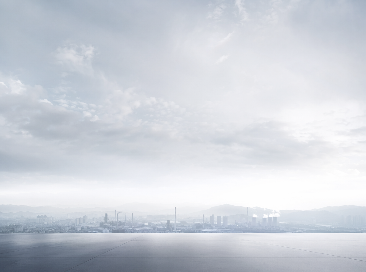 极简大气环境场景,天空占据大部分画面,冷灰白色调,远处工业园区与城市边缘若隐若现,空气中带轻微雾气与层次感,真实摄影风格,地面简洁干净,微弱科技感与空气流动感融合,整体高级、克制、国际化、具有环境监测行业气质